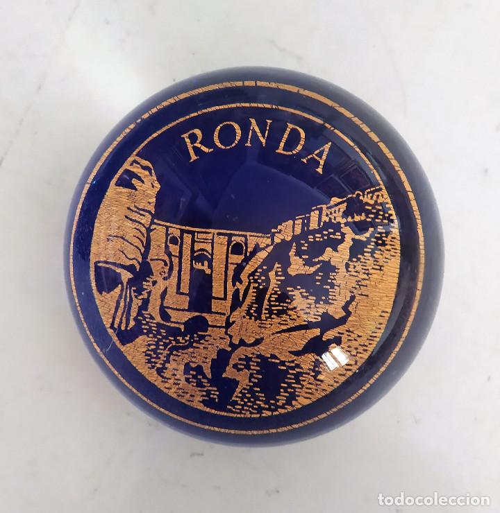 Coleccionismo: Bonito pisapapeles de Ronda (Malaga) COMPRE UNO Y REGALO OTRO SIMILAR.