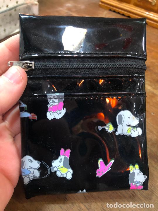 Coleccionismo: MONEDERO A&Ntilde;OS 80 DE SNOOPY - MEDIDA 12,5X9,5 CM