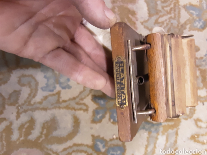 Coleccionismo: M&aacute;quina de liar cigarrillos - Foto 3