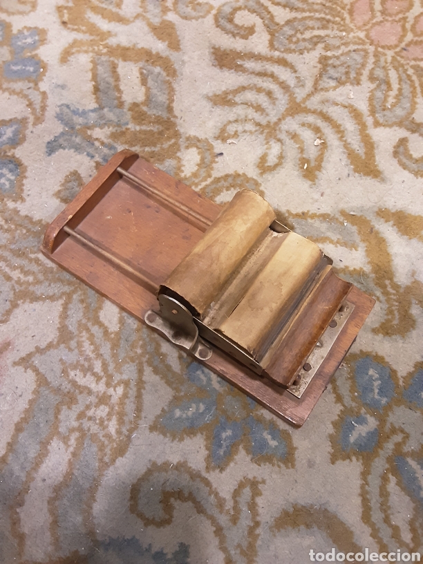 Coleccionismo: M&aacute;quina de liar cigarrillos - Foto 1