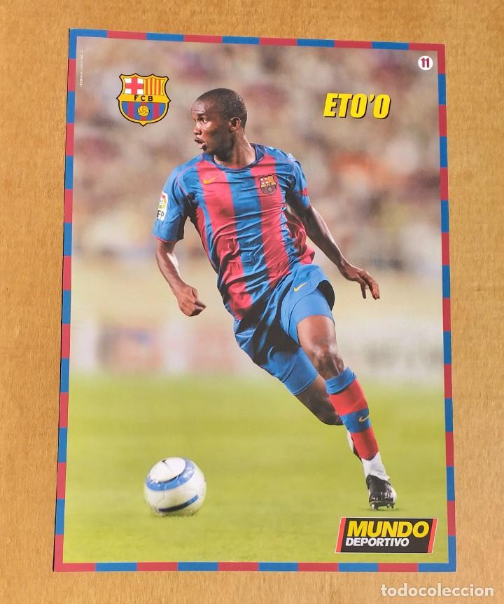 Coleccionismo: L&aacute;mina de Eto'o Barcelona 34 x 24 cms aprox. EL MUNDO DEPORTIVO. Nueva.