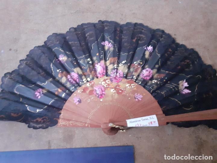 Coleccionismo: ABANICO MADERA BUBINGA con Puntilla - Foto 1