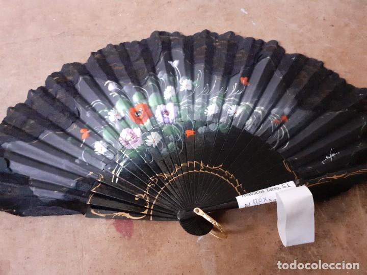 Coleccionismo: ABANICO MADERA ABEDUL PINTADO A MANO - Foto 1