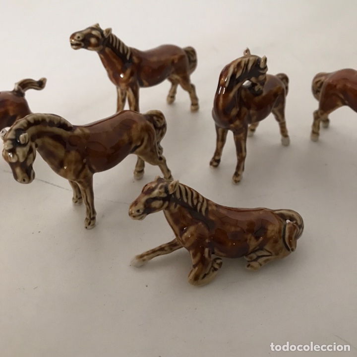 Coleccionismo: JUEGO DE CABALLOS EN PORCELANA - Foto 3
