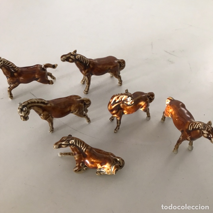 Coleccionismo: JUEGO DE CABALLOS EN PORCELANA - Foto 4