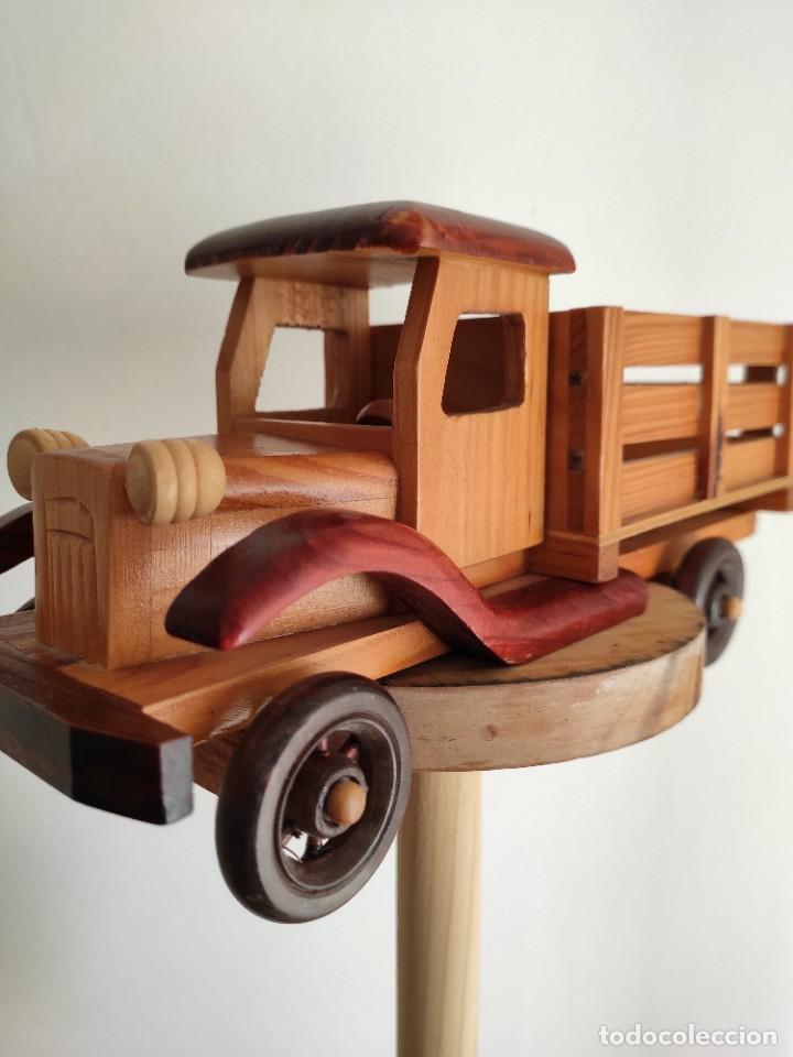 Coleccionismo: Cami&oacute;n artesanal en madera - Foto 4