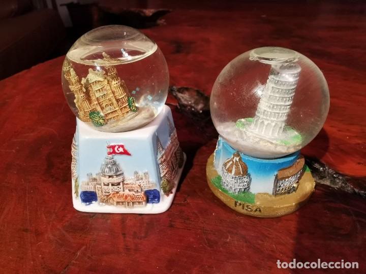 Coleccionismo: DOS BOLAS DE NIEVE UNA HAND PAINTING SIDE GRUP RUSIA, Y PISA TORRE DE PISA ITALIA