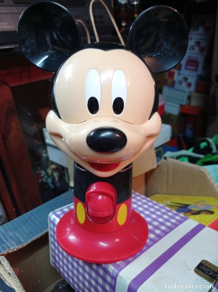 Coleccionismo: RARO DISPENSADOR DE BOLAS DE CHICLES MICKEY MOUSE