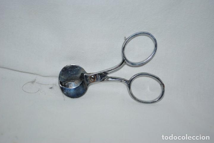 Coleccionismo: CORTA PUROS EN FORMA DE TIJERAS. - Foto 1