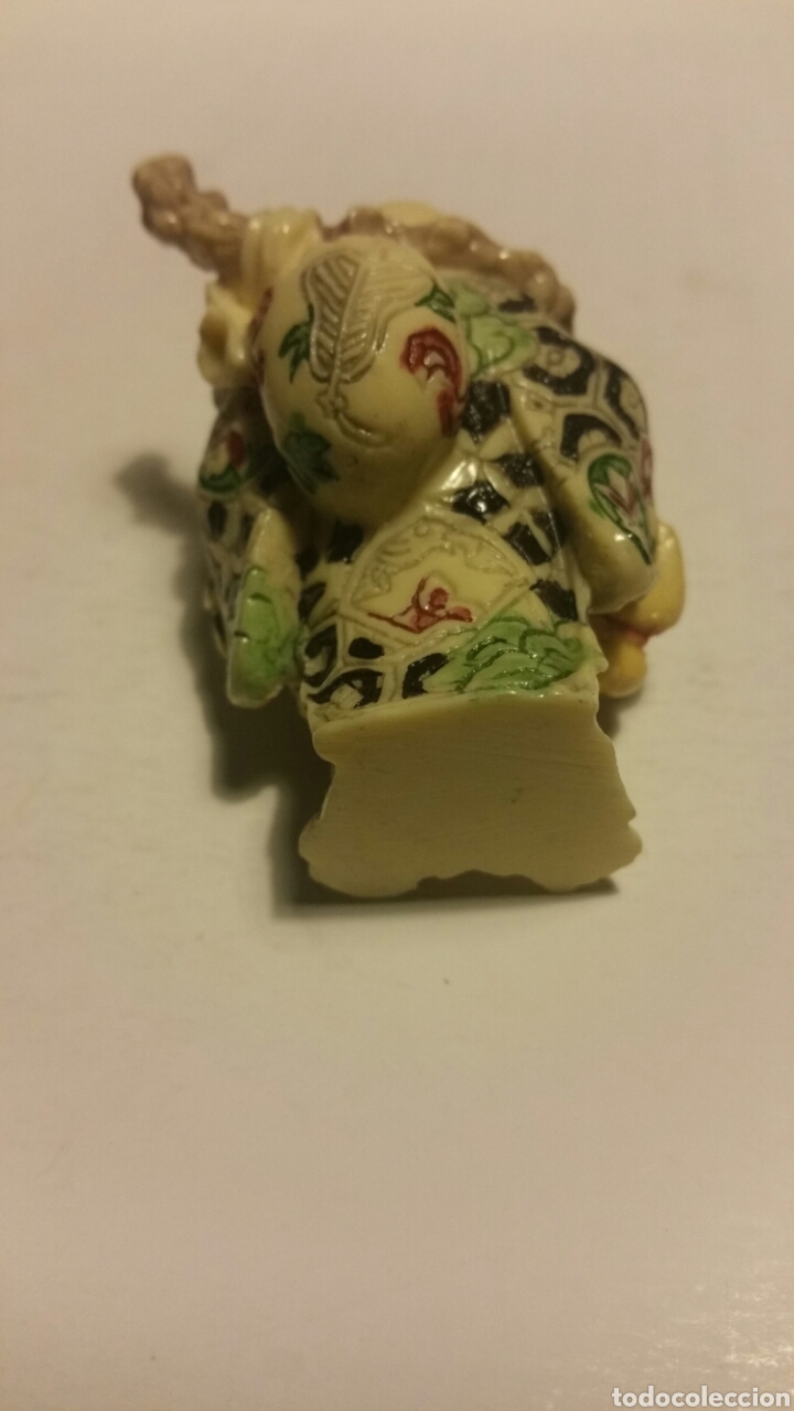 Coleccionismo: Netsuke de resina, 6 cm de alto. - Foto 3