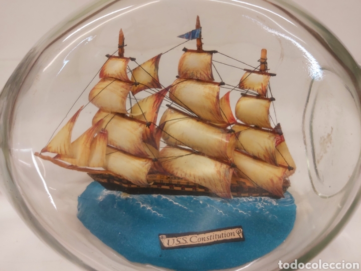 Coleccionismo: Barco U.S.S. Constitution en botella de cristal - Foto 2