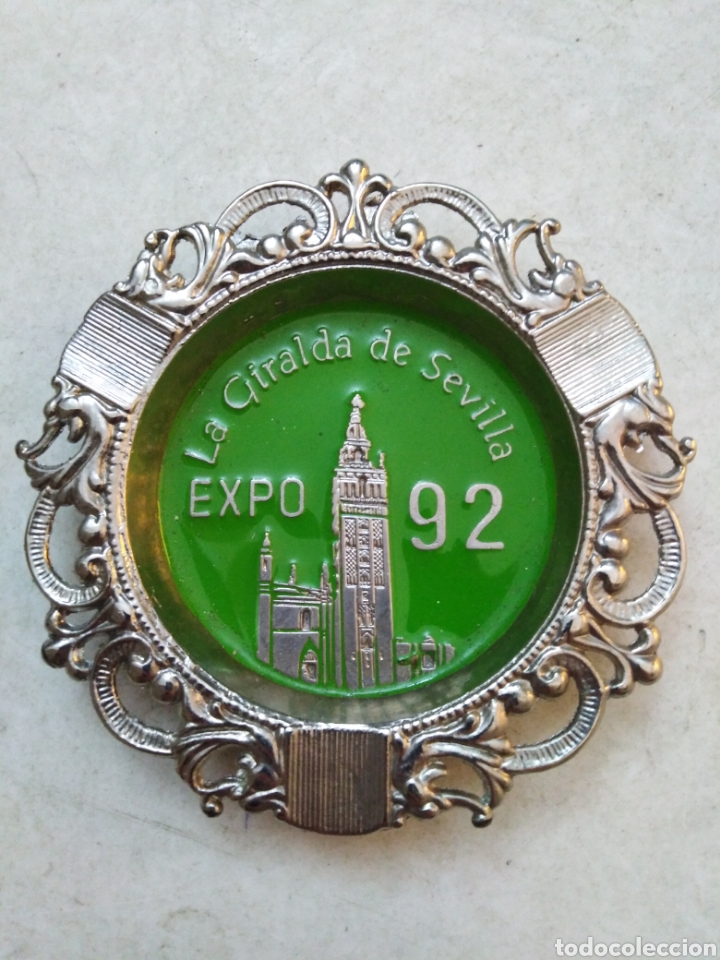 Collectionnisme: Cenicero met&aacute;lico, la giralda de Sevilla, expo 92