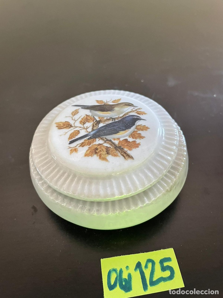 Coleccionismo: Pastillero de porcelana - Foto 2