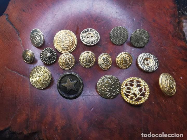 Coleccionismo: LOTE DE BOTONES METALICOS - Foto 1