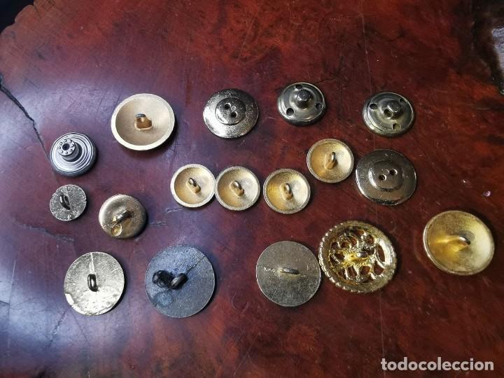 Coleccionismo: LOTE DE BOTONES METALICOS - Foto 4