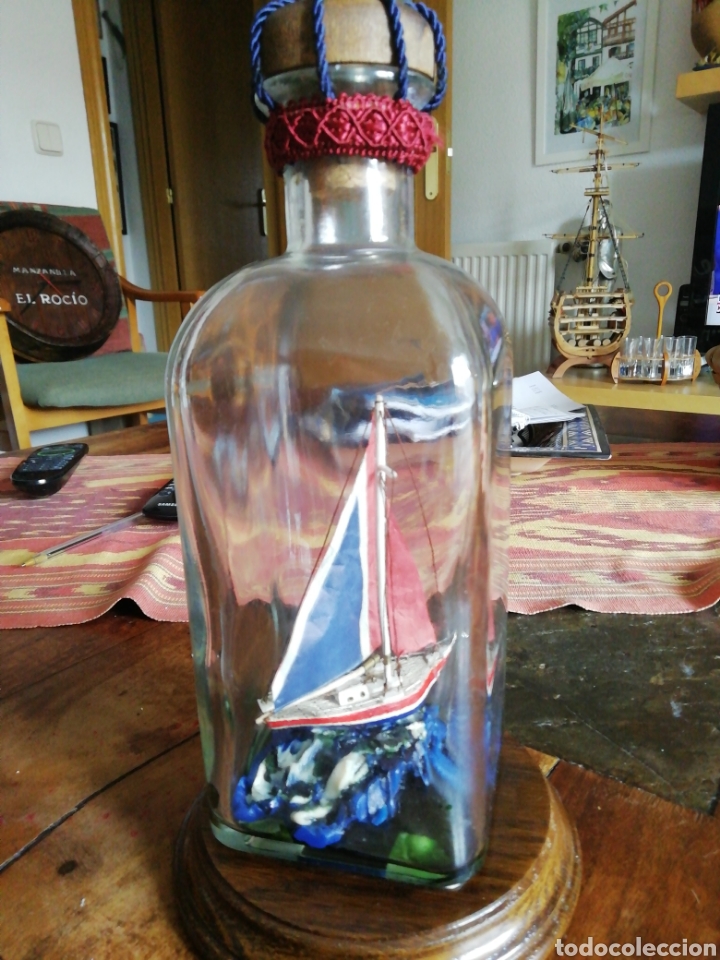 Coleccionismo: Barco en botella de cristal - Foto 2
