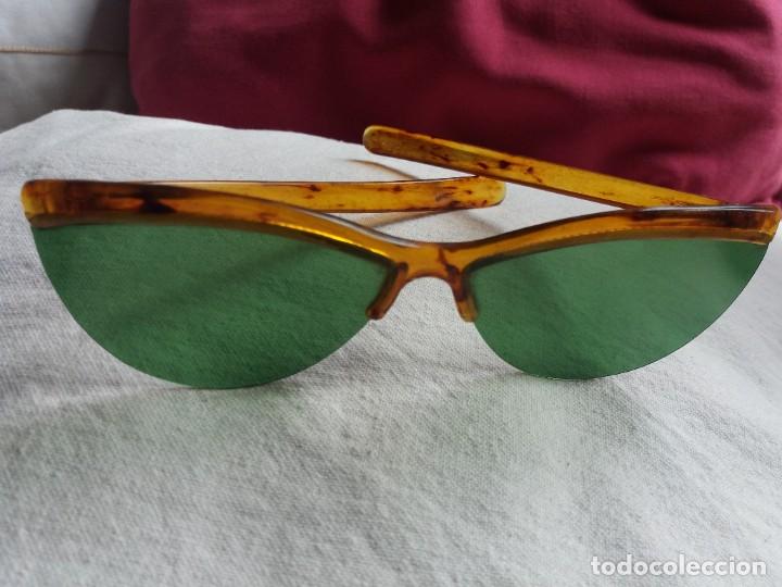 Coleccionismo: Antiguas gafas de sol de pl&aacute;stico - Foto 1