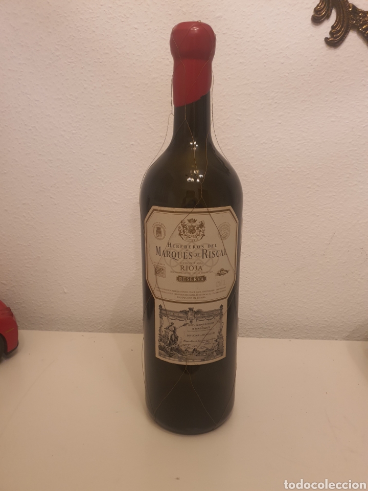 Coleccionismo: Botella decorativa marqu&eacute;s de riscal reserva