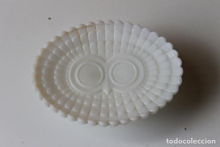 Coleccionismo: FRUTERO OPALINA BLANCA, MARCA AVON 3 - Foto 2