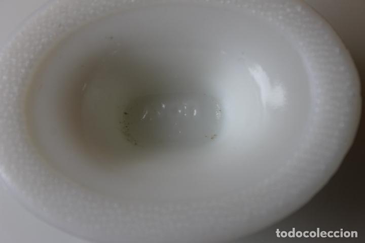 Coleccionismo: FRUTERO OPALINA BLANCA, MARCA AVON 3 - Foto 6