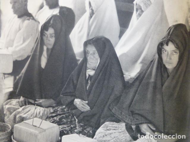 Colecionismo: LAGARTERA TOLEDO EN MISA ANTIGUA LAMINA HUECOGRABADO A&Ntilde;OS 50