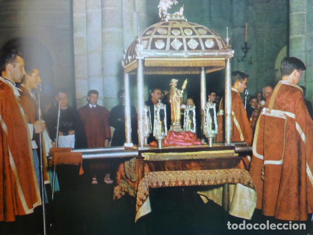 Coleccionismo: SANTIAGO DE COMPOSTELA CATEDRAL PROCESION ANTIGUA LAMINA HUECOGRABADO A&Ntilde;OS 50