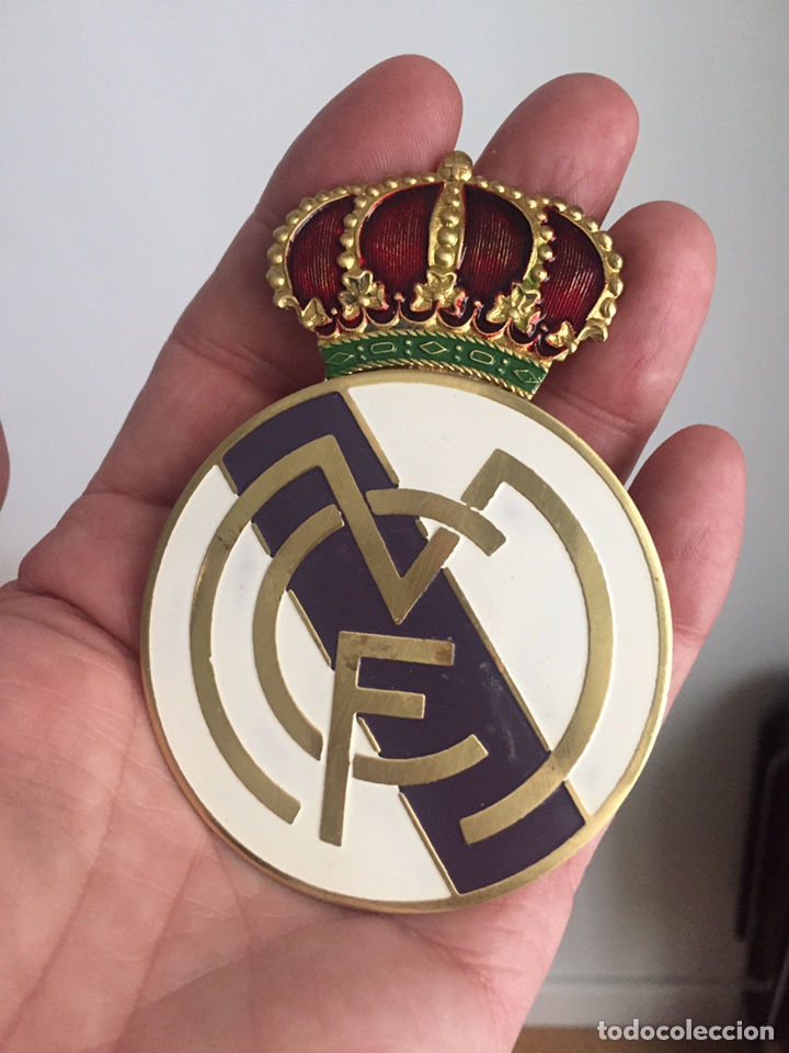 Colecionismo: Chapa escudo de parrilla de coche