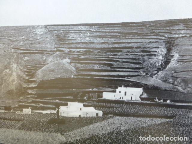 Collecting paper: LANZAROTE ANTIGUO HUECOGRABADO