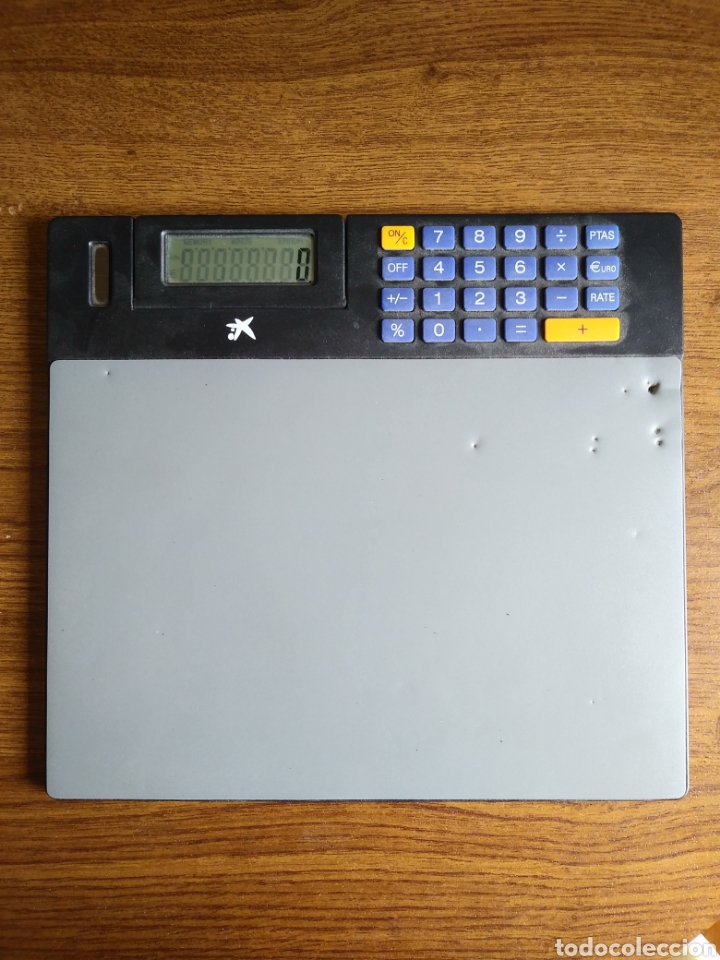 Collectionnisme: Alfombrilla de rat&oacute;n con calculadora de La Caixa por energ&iacute;a solar