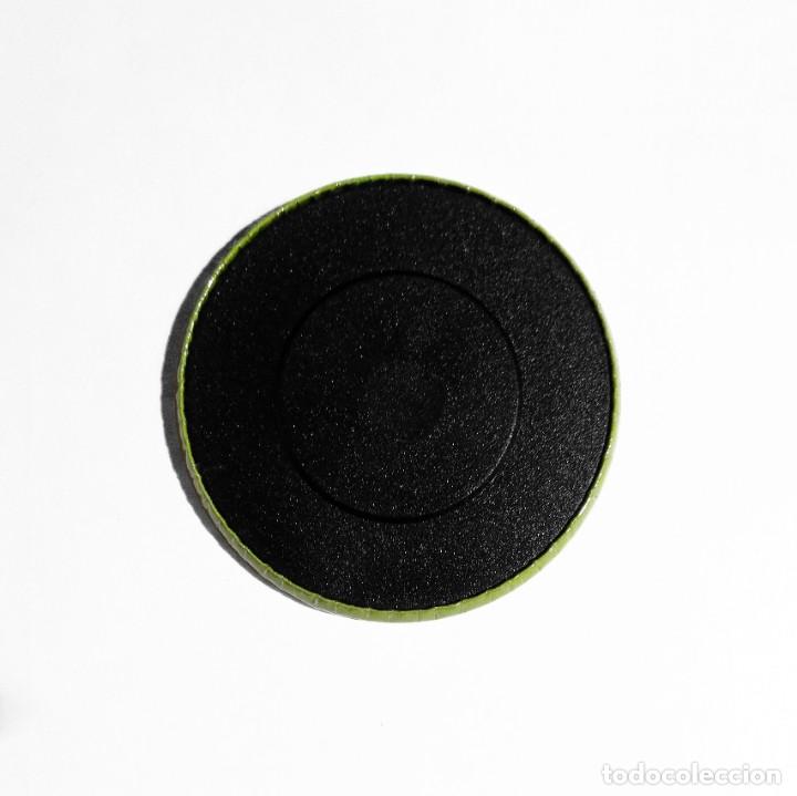 Coleccionismo: GREENPEACE - IM&Aacute;N NEVERA 59MM - Foto 2
