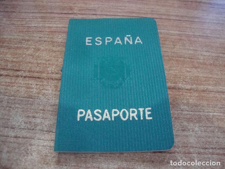 Coleccionismo: PASAPORTE EXPEDIDO BARCELONA 1973 - Foto 1