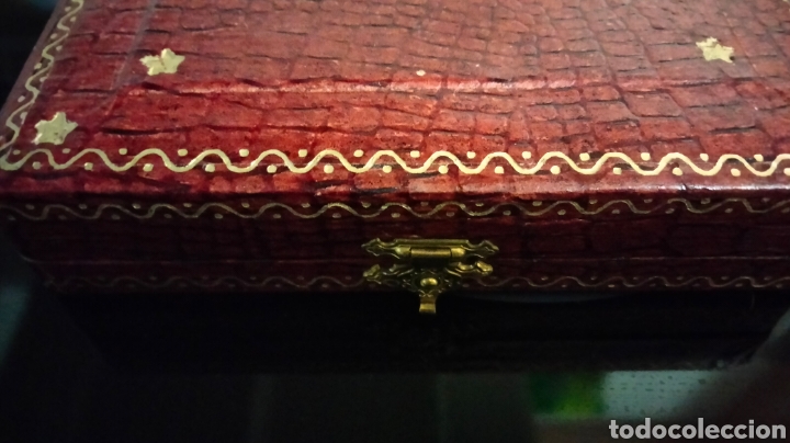 Coleccionismo: ESTUCHE CON MEDALLON EN BRONCE EN RELIEVE . - Foto 8