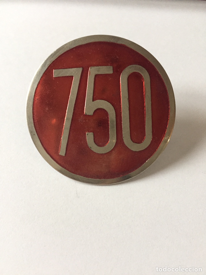 Colecionismo: Escudo antiguo Seat 750