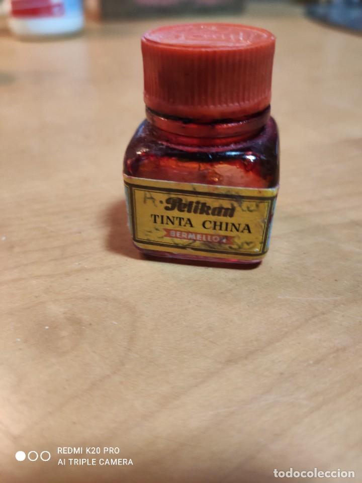 Coleccionismo: Antiguo frasco tinta china Pelikan Bermellon