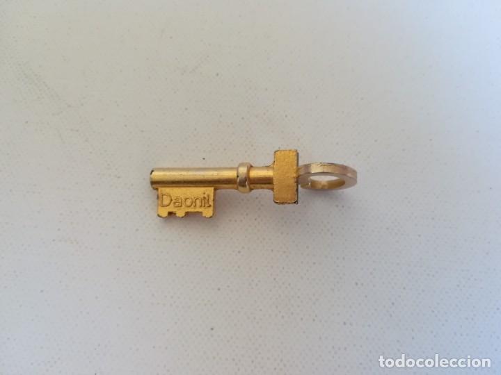 Coleccionismo: Llave publicidad daonil antiguo - Foto 2
