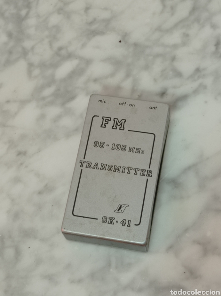 Coleccionismo: ANTIGUA CAJA DE LATA PARA TRANSISTOR MUY RARA