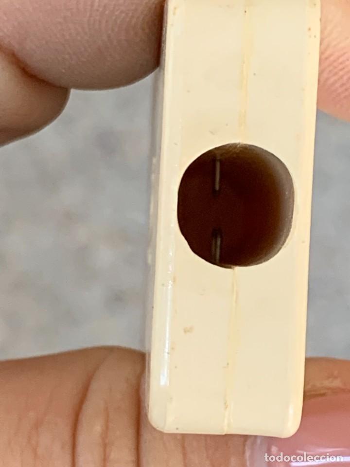 Coleccionismo: PERFORADOR CIGARRILLOS CELULOIDE MARCA DAC 4X6CMS - Foto 4
