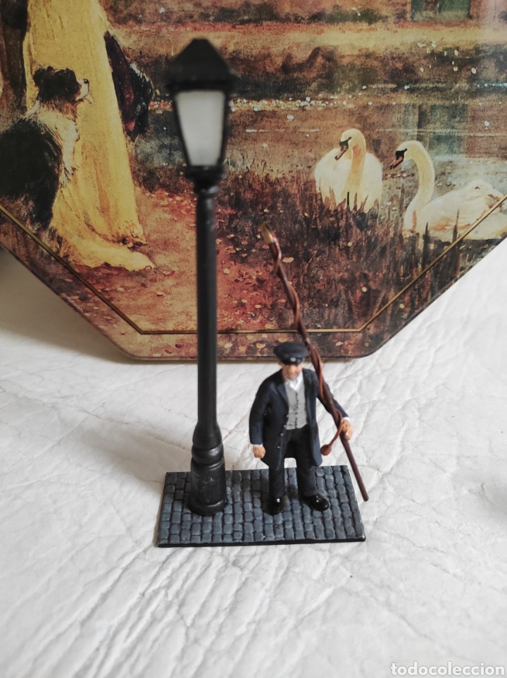 Coleccionismo: Figura de Farolero en metal policromado