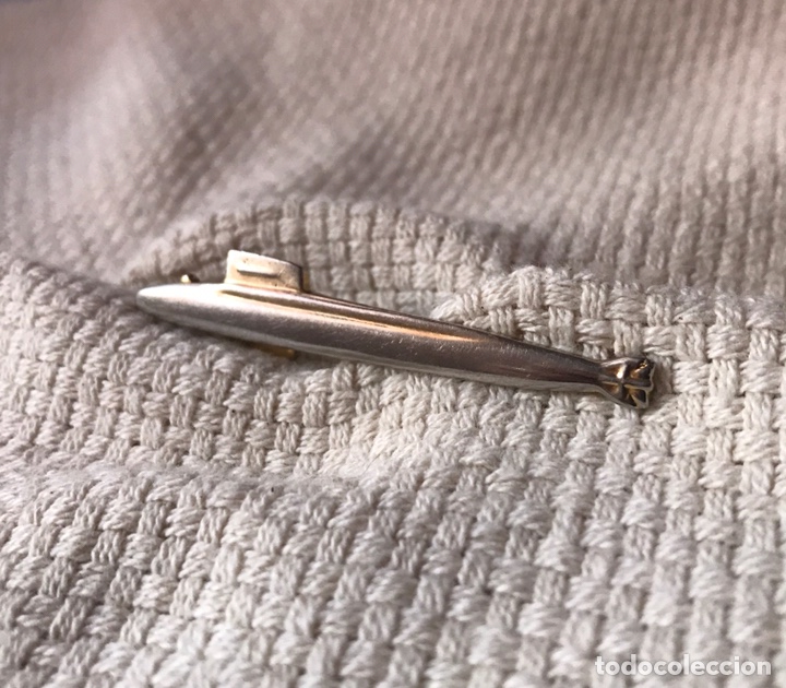 Coleccionismo: PINZA INSIGNIA &iquest;MILITAR? &iquest;MARINA? &iquest;ARMADA ESPA&Ntilde;OLA? - SUBMARINO