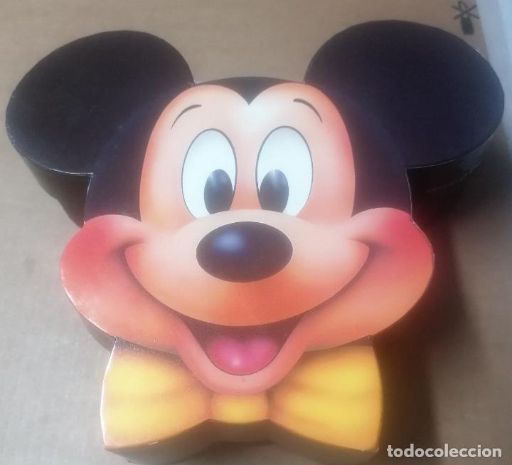 Coleccionismo: Caja de cart&oacute;n con forma de mickey mouse. Marca artest Disney
