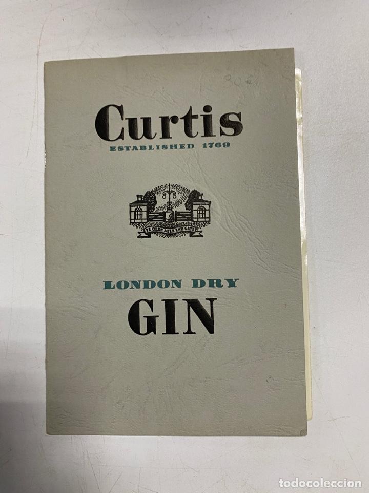 Collecting paper: THE STORY OF GIN. THE CURTIS DISTILLERY. ETIQUETA Y FOTOGRAFIA. PAGS: 14. VER TODAS LAS FOTOS