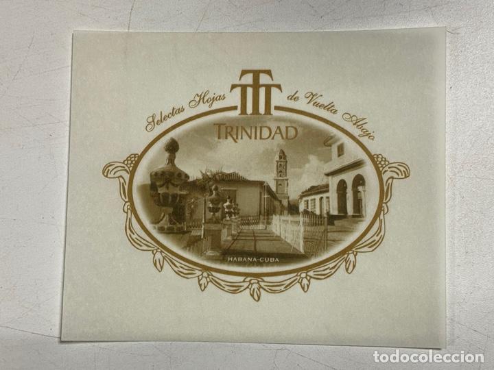 Collecting paper: TRINIDAD. SELECTAS HOJAS DE VUELTA ABAJO. MEDIDAS APROXIMADAS: 10 X 11.5 CM