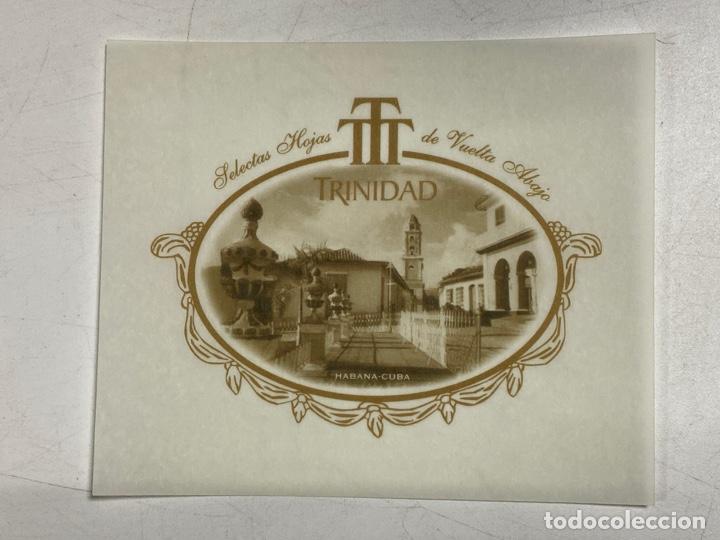 Collecting paper: TRINIDAD. SELECTAS HOJAS DE VUELTA ABAJO. MEDIDAS APROXIMADAS: 10 X 11.5 CM
