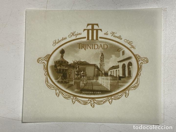 Collecting paper: TRINIDAD. SELECTAS HOJAS DE VUELTA ABAJO. MEDIDAS APROXIMADAS: 10 X 11.5 CM