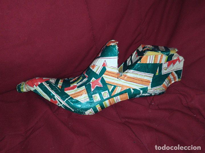 Coleccionismo: ANTIGUO MOLDE? HORMA?DUENDE ? ZAPATO ZAPATOS FORRADO PAPEL PRECIOSO DECORACI&Oacute;N MARCA UXIA ? &Uacute;NICO ?