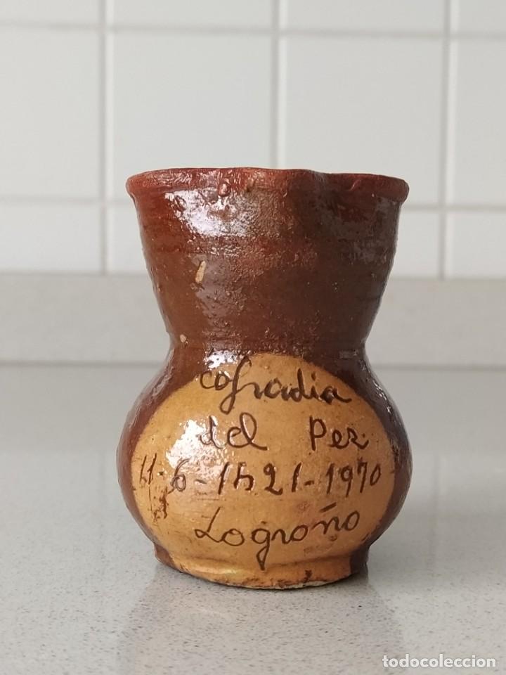 Coleccionismo: PEQUE&Ntilde;A JARRA VINO, BARRO COCIDO ESMALTADO. COFRAD&Iacute;A DEL PEZ. 11 JUNIO DE 1970 SAN BERNABE, LOGRO&Ntilde;O.