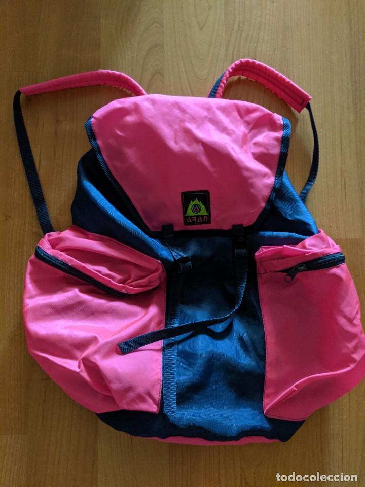 Collecting: MOCHILA ROSA