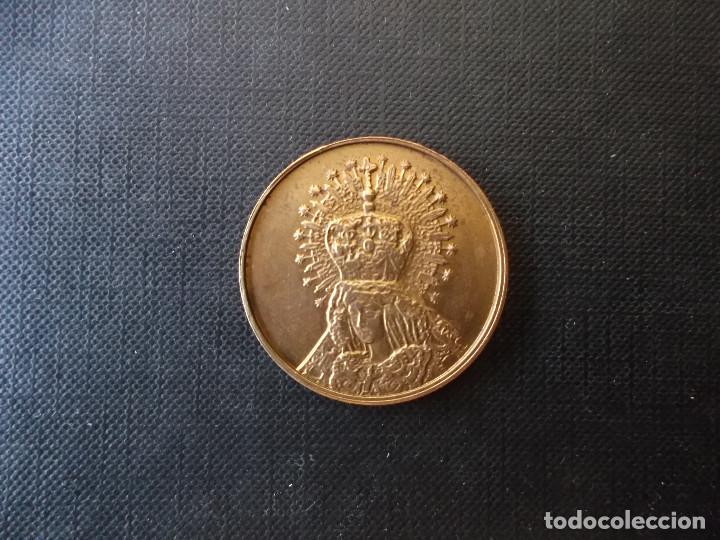 Coleccionismo: medalla de Nuestra se&ntilde;ora de la esperanza la Macarena - Foto 3