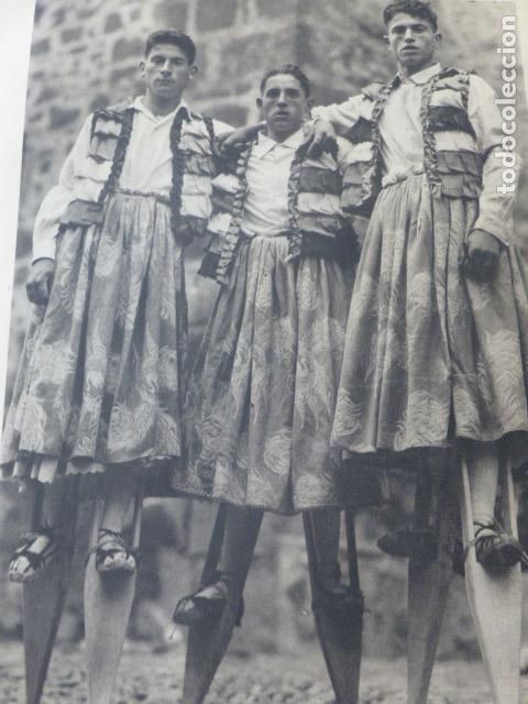Colecionismo: ANGUIANO LA RIOJA DANZANTES ANTIGUA LAMINA HUECOGRABADO A&Ntilde;OS 40