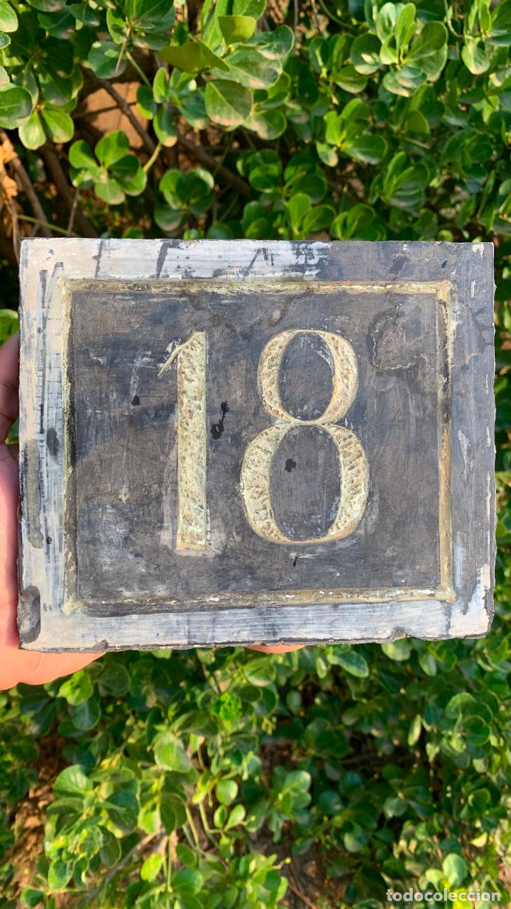 Coleccionismo: ANTIGUO NUMERO 18 DE CASA PORTAL EN PIEDRA